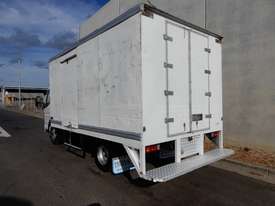 Mitsubishi Canter Cab chassis Truck - picture2' - Click to enlarge