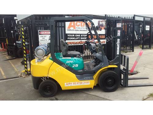  Komatsu LPG Forklift 2.5 Ton 4.3m Lift Height Container Entry Refurbished