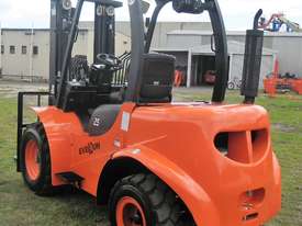 Rough Terrain Forklift - New Everun Australia RT25 - picture0' - Click to enlarge