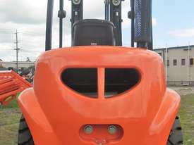 Rough Terrain Forklift - New Everun Australia RT25 - picture2' - Click to enlarge