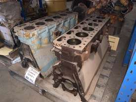 CATERPILLAR D333 CYLINDER BLOCK - picture1' - Click to enlarge