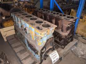 CATERPILLAR D333 CYLINDER BLOCK - picture2' - Click to enlarge