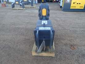 Mustang FH05 Fixed Pulverisor Attachment to suit 8-12 Ton Excavator - picture1' - Click to enlarge