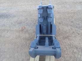 Mustang FH05 Fixed Pulverisor Attachment to suit 8-12 Ton Excavator - picture2' - Click to enlarge