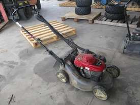 Honda Mower - picture0' - Click to enlarge