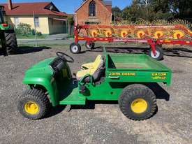 John Deere 4X2 Gator - picture0' - Click to enlarge