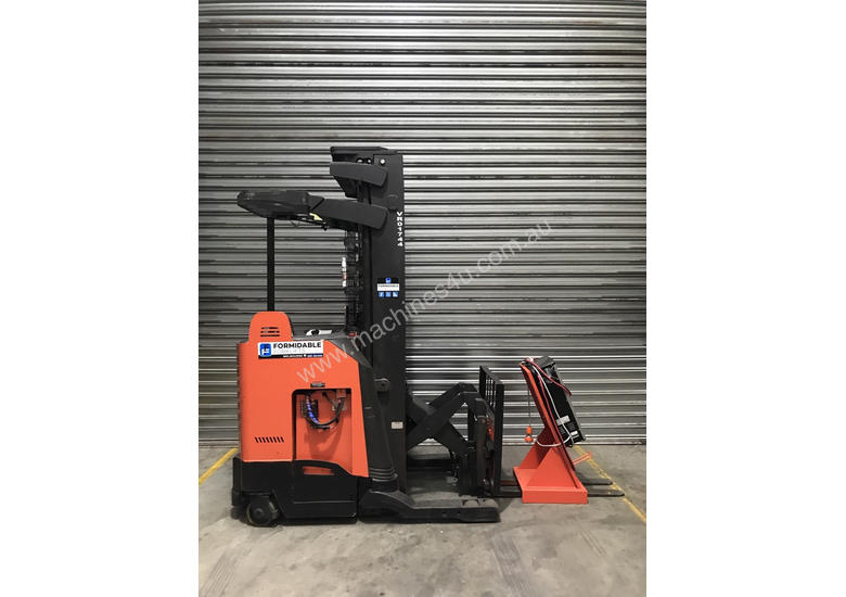 caption Raymond 7400 Reach Forklift Forklift