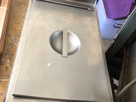 Dough roller /6 burner gas oven and stove top/Wok burner/Fryer/Glass washer  - picture2' - Click to enlarge