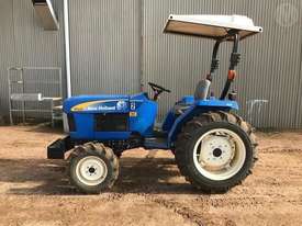 New Holland T1520 - picture0' - Click to enlarge