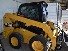 CATERPILLAR 236DLRC Skid Steer Loaders - picture1' - Click to enlarge