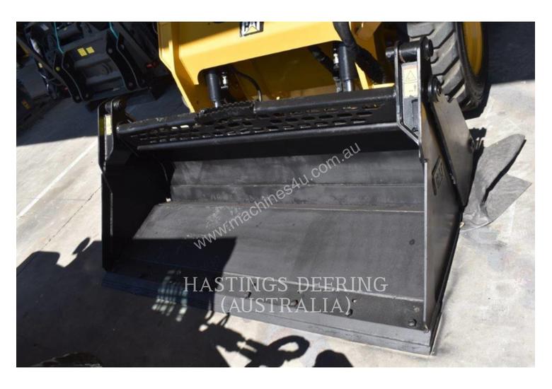 caption CATERPILLAR 236DLRC Skid Steer Loaders