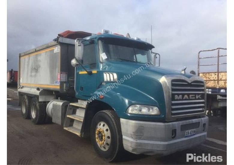 caption 2014 Mack Granite