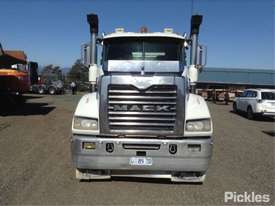 2010 Mack CMHT Trident - picture1' - Click to enlarge