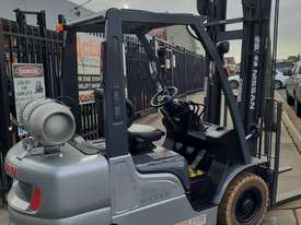 Forklift for sale-nissan 2005 model 2.5 Ton LPG forklift 4000mm lift height Ready to Go Negotiable - picture0' - Click to enlarge