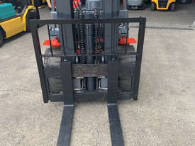 3 Tonne Container Stuffer Forklift For Sale - picture1' - Click to enlarge