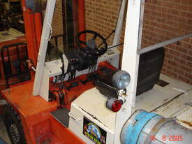 5 T Nissan BF05A50U & side shift - Hire - picture2' - Click to enlarge