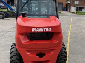 Manitou MC30-4  *1 Left * - picture1' - Click to enlarge