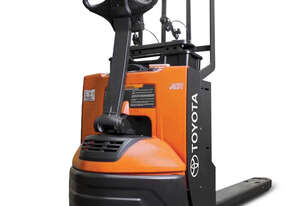 Toyota 8210 Electric Pallet Jack