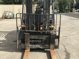 LiuGong CLG2050H - 5T Diesel Forklift - picture2' - Click to enlarge