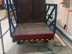 Pallet Tilter -Heavy capacity Industrial Tilting - picture0' - Click to enlarge