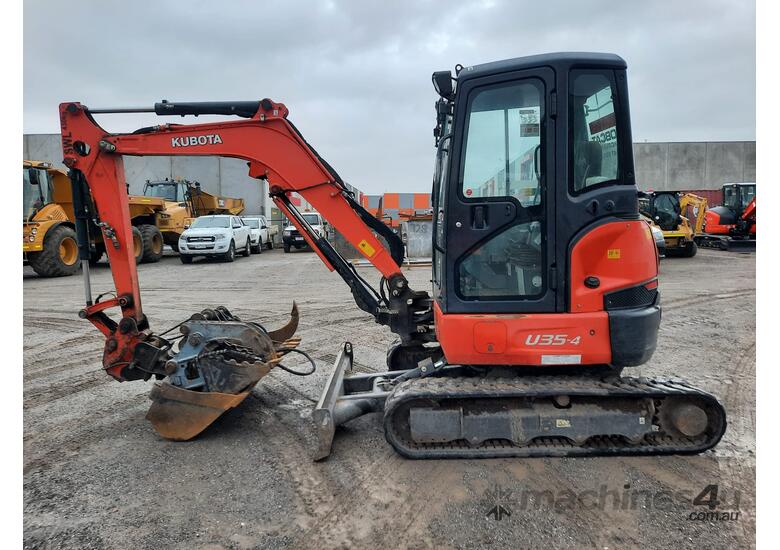 Used 2016 Kubota U354 Excavator in , Listed on Machines4u