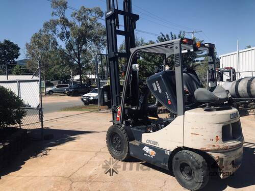 Low Hour Crown Forklift