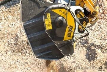 MB   Crusher Bucket BF90.3
