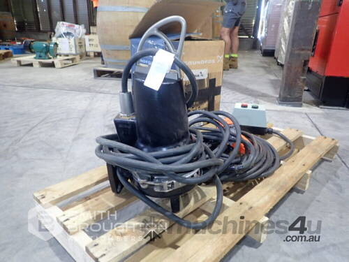 GRUNDFOS 3 PHASE SUBMERSIBLE PUMP (UNUSED)