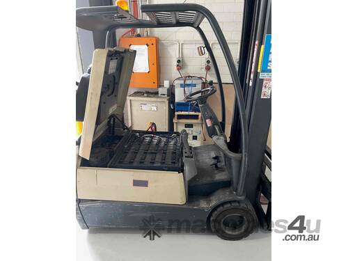 Used Crown Fork Lift Electric 1.8T