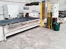 LVD Laser cutting machine - picture0' - Click to enlarge