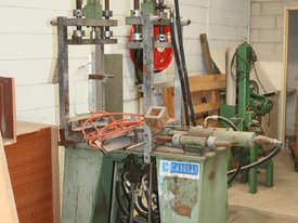hydraulic chair press - picture0' - Click to enlarge