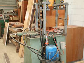 hydraulic chair press - picture0' - Click to enlarge