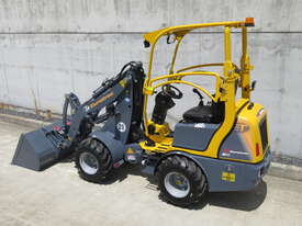 Eurotrac Mini Loader  - picture1' - Click to enlarge