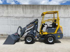Eurotrac Mini Loader  - picture2' - Click to enlarge