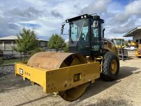 2021 Caterpillar CS66B Roller  - picture0' - Click to enlarge