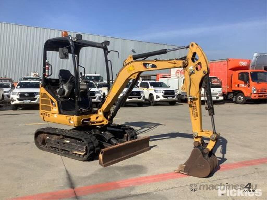 Used Caterpillar 302 4D Excavator in , - Listed on Machines4u