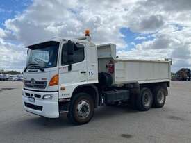 Hino FM 500 - picture1' - Click to enlarge