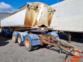 2005 HOWARD PORTER TRI AXLE REAR TIPPING TRAILER  - picture0' - Click to enlarge