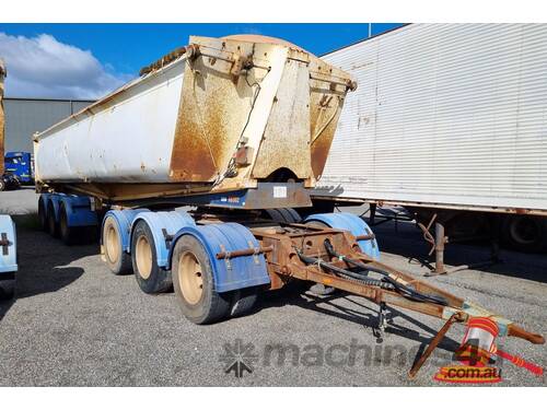 2005 HOWARD PORTER TRI AXLE REAR TIPPING TRAILER 