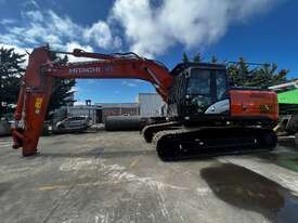 21T Hitachi Excavator  - picture0' - Click to enlarge