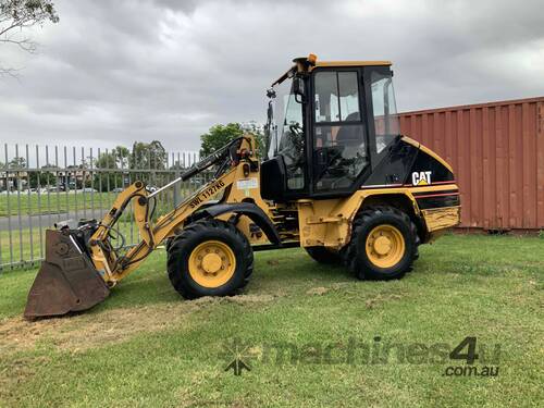 Caterpillar 902 Wheel Loader