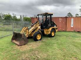 Caterpillar 902 Wheel Loader - picture1' - Click to enlarge