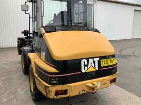 Caterpillar 902 Wheel Loader - picture2' - Click to enlarge