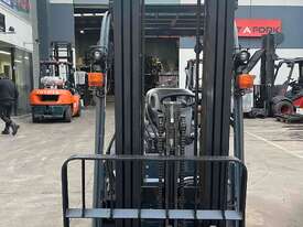 2016 Toyota Electric Container Mast Forklift  - picture0' - Click to enlarge