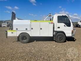 Isuzu NPR 200 - picture1' - Click to enlarge