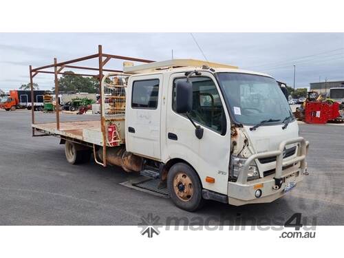 Hino 300 Series 2