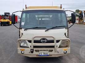 Hino 300 Series 2 - picture0' - Click to enlarge