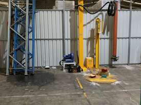 KOCKUMS VACU-LIFT VM180 - DOES ALL THE HEAVY LIFTING FOR YOU - picture2' - Click to enlarge