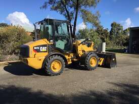 Front end loader - picture0' - Click to enlarge