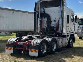 Freightliner Argosy 600HP Cummins Signature Engine - picture2' - Click to enlarge